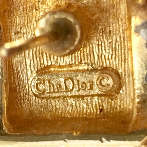 ⭐️Vintage Christian Dior Gold Pave Earrings⭐️ - Picture 8 of 8